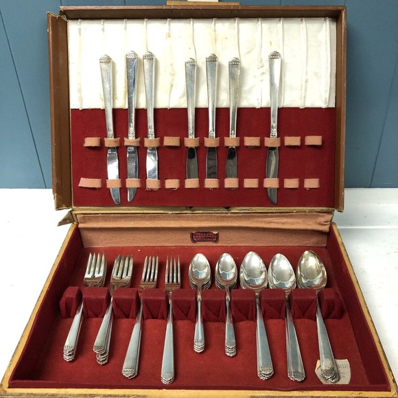 Vintage 1881 Rogers Oneida Surf Club Stainless Silver Flatware Set‎ Of 44 - Picture 1 of 11
